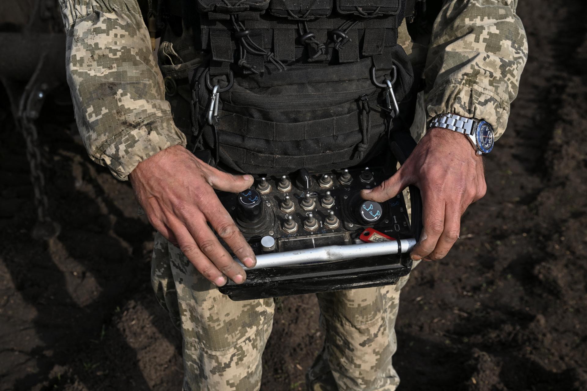 Ukrajinské drony zasiahli prístav s ropným terminálom aj rafinériu v Syzrani, pri útokoch Ruska zomrel chlapec