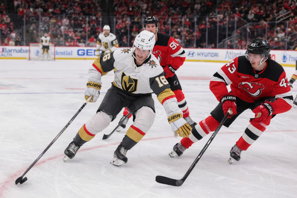 Hokejisti New Jersey v zostave so Šimonom Nemcom prehrali štvrtý zápas za sebou. FOTO: Ed Mulholland