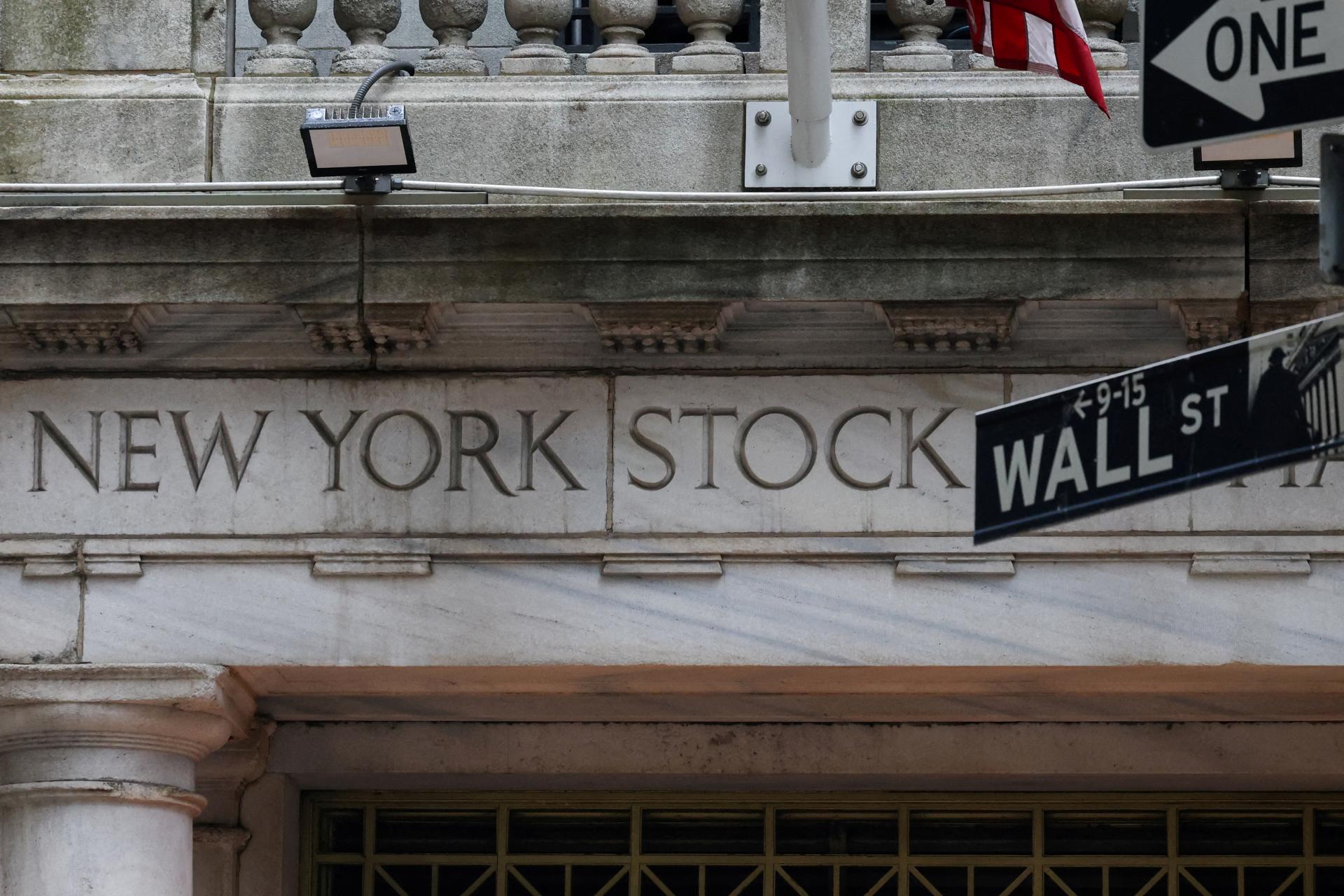 Wall Street smeruje k rekordom, ale oproti Madridu môže blednúť závisťou