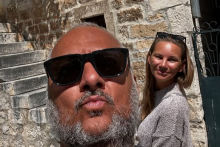 Patrik s manželkou Nikolou.