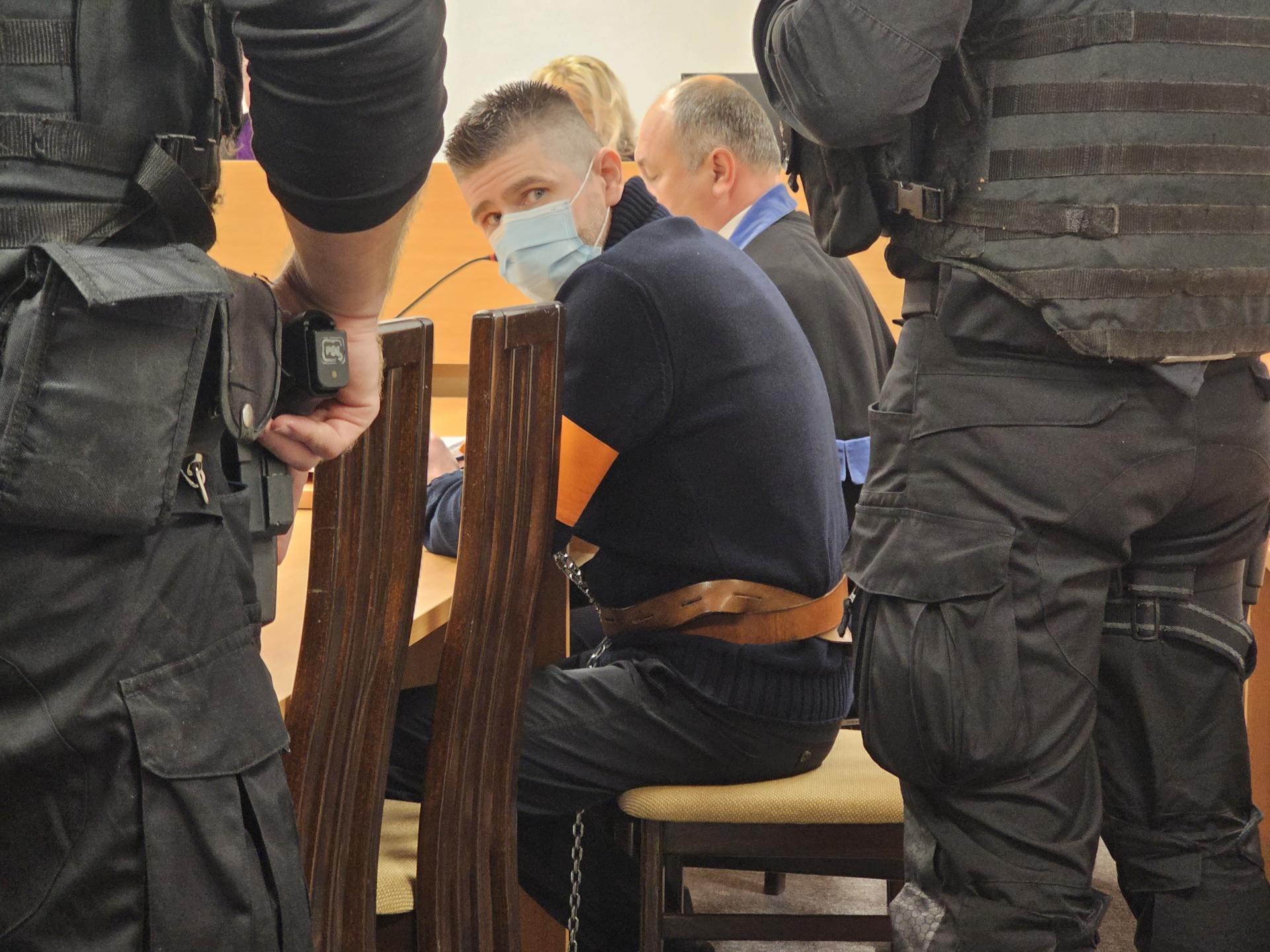 Vraždy najbrutálnejšieho gangu na súde: po "Hrobárovi" znížili trest aj dvojke sátorovcov, zabil štyroch ľudí