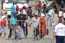 Záchytný utečenecký tábor pri mestečku Mórahalom v Maďarsku. FOTO: PAVOL FUNTAL