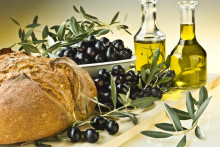 Je rozdiel medzi čiernymi a bielimi olivami. Ktoré sú kalorickejšie?