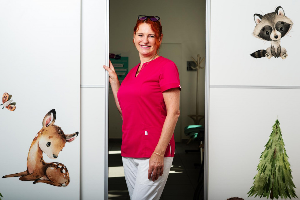 Top sestra Monika Ružičkov&aacute; zo v&scaron;eobecnej ambulancie pre deti a dorast v Iv&aacute;nke pri Nitre,lek&aacute;r MUDr. Pavol Žuffa