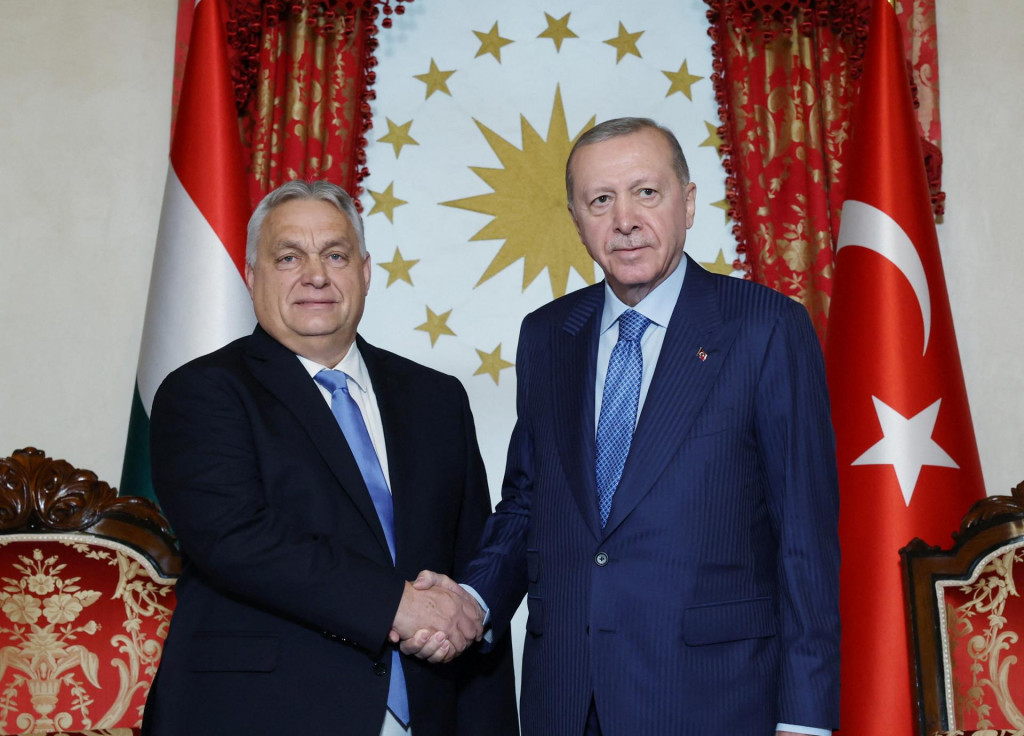 Maďarsk&yacute; premi&eacute;r Viktor Orb&aacute;n a Tureck&yacute; prezident Recep Tayyip Erdogan. FOTO: REUTERS/PPO