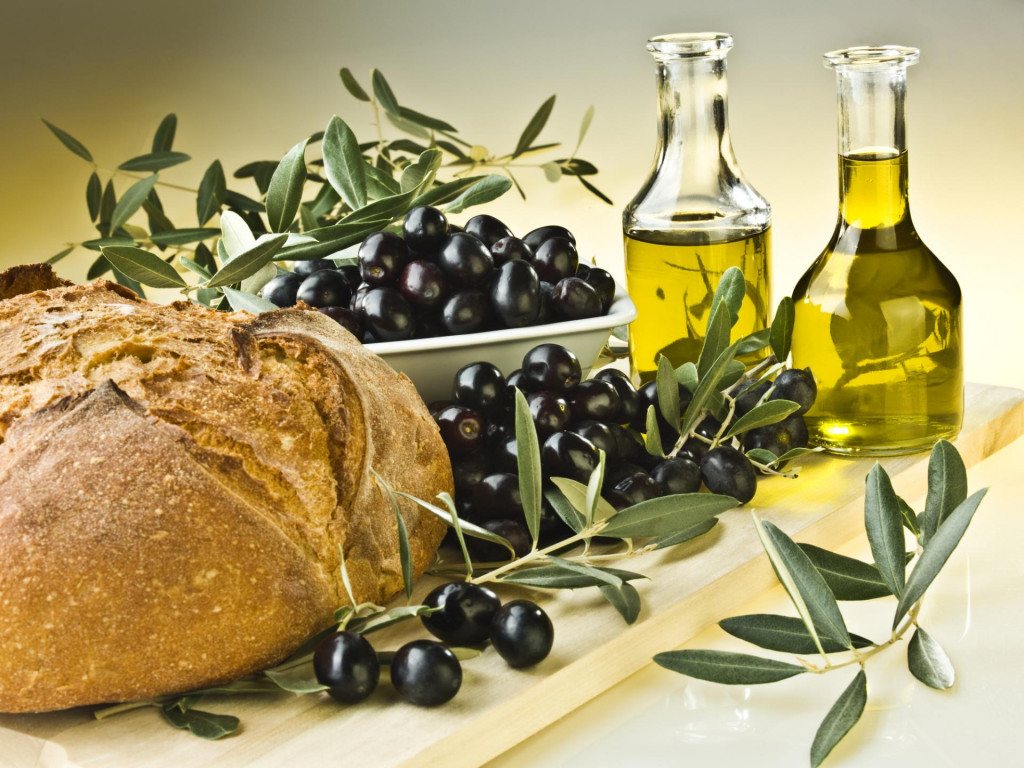 Je rozdiel medzi čiernymi a bielimi olivami. Ktoré sú kalorickejšie?