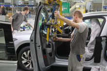 K medziročnému rastu nášho vývozu automobilky v októbri neprispeli.  FOTO: HN/Peter Mayer