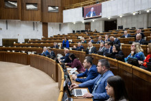Na snímke opoziční poslanci Národnej rady. FOTO: TASR/Jakub Kotian