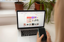 Poplatok pri internetovej objednávke bude závisieť od typu doručenia. FOTO: Dreamstime