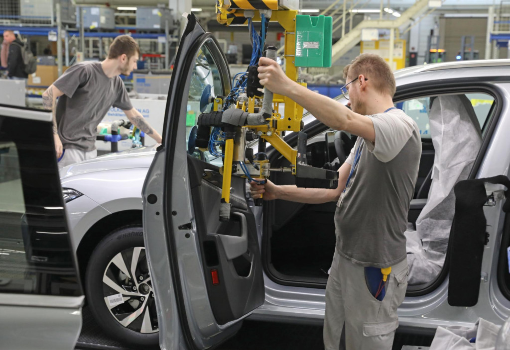 K medziročnému rastu nášho vývozu automobilky v októbri neprispeli.  FOTO: HN/Peter Mayer