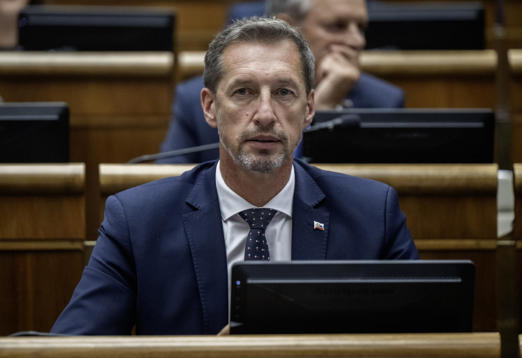 Opozičn&yacute; poslanec Milan Majersk&yacute; (KDH) patr&iacute; medzi vehementn&yacute;ch kritikov vl&aacute;dy Roberta Fica. FOTO: TASR