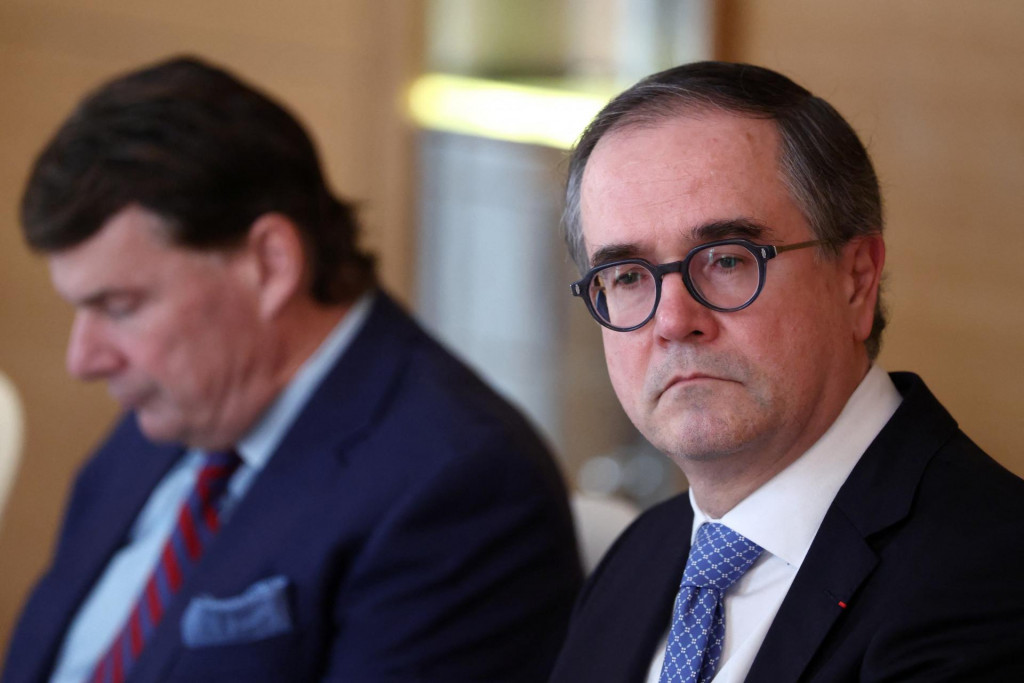 Generálny riaditeľ spoločnosti Ford Jim Farley a generálny riaditeľ skupiny Renault Francois Provost. FOTO: Reuters