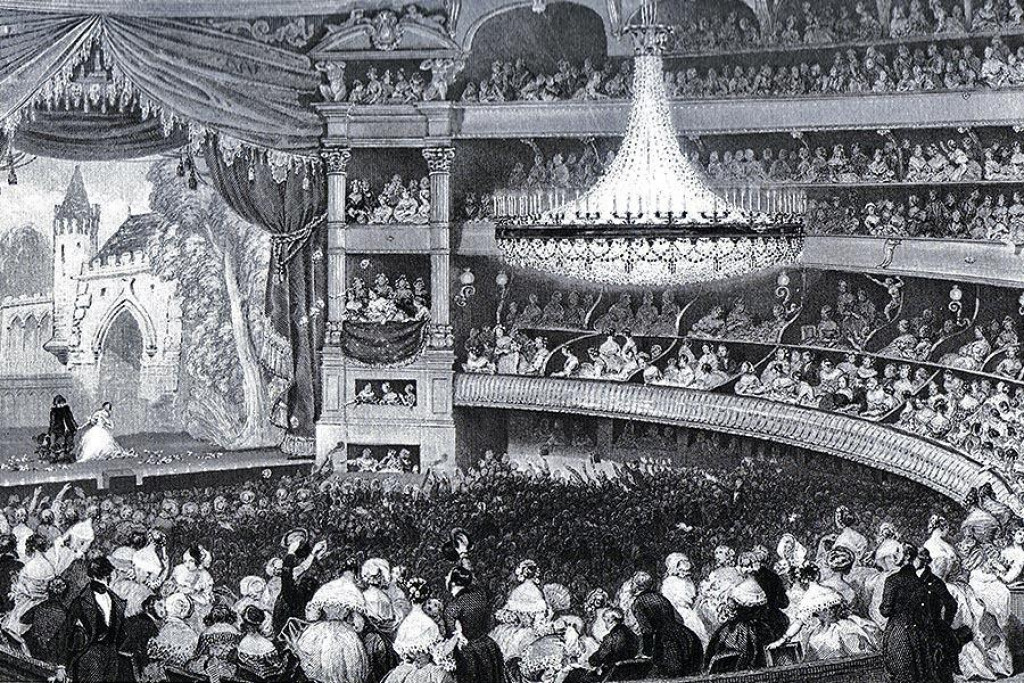 Z plateného potlesku sa časom stala profesionálna práca a dobrý biznis. Klaka sa stala takým silným nástrojom ovplyvňovania, že dokázala niektorých umelcov doslova zlikvidovať.