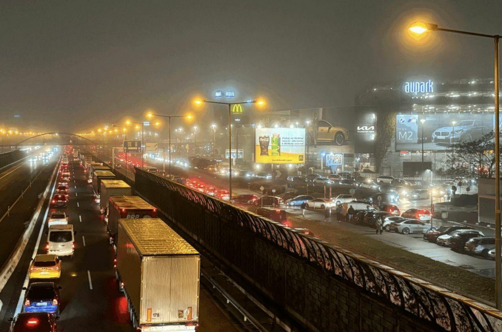 Kolaps dopravy v Bratislave FOTO: FB Mat&uacute;&scaron;a Valla