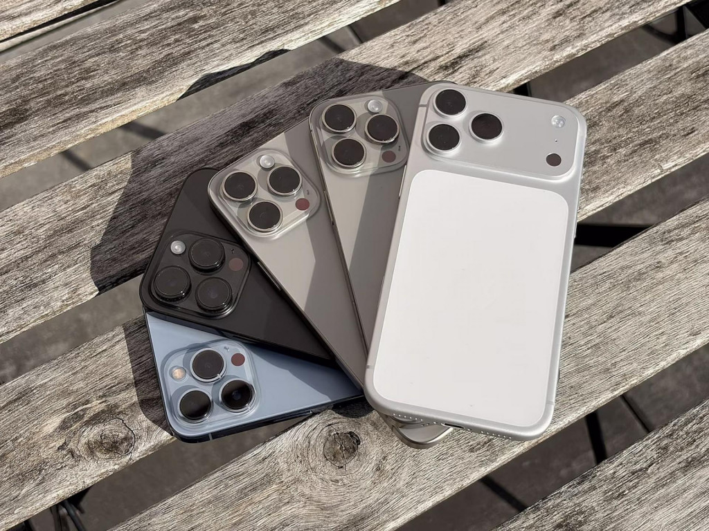 Hlavné zmeny predstavuje konštrukcia, vzhľad, výkon, chladenie a výdrž. Veľkou evolúciou prešiel v priebehu rokov aj foťák, jeho zmeny iPhone 17 Pro Max v podstate završuje.