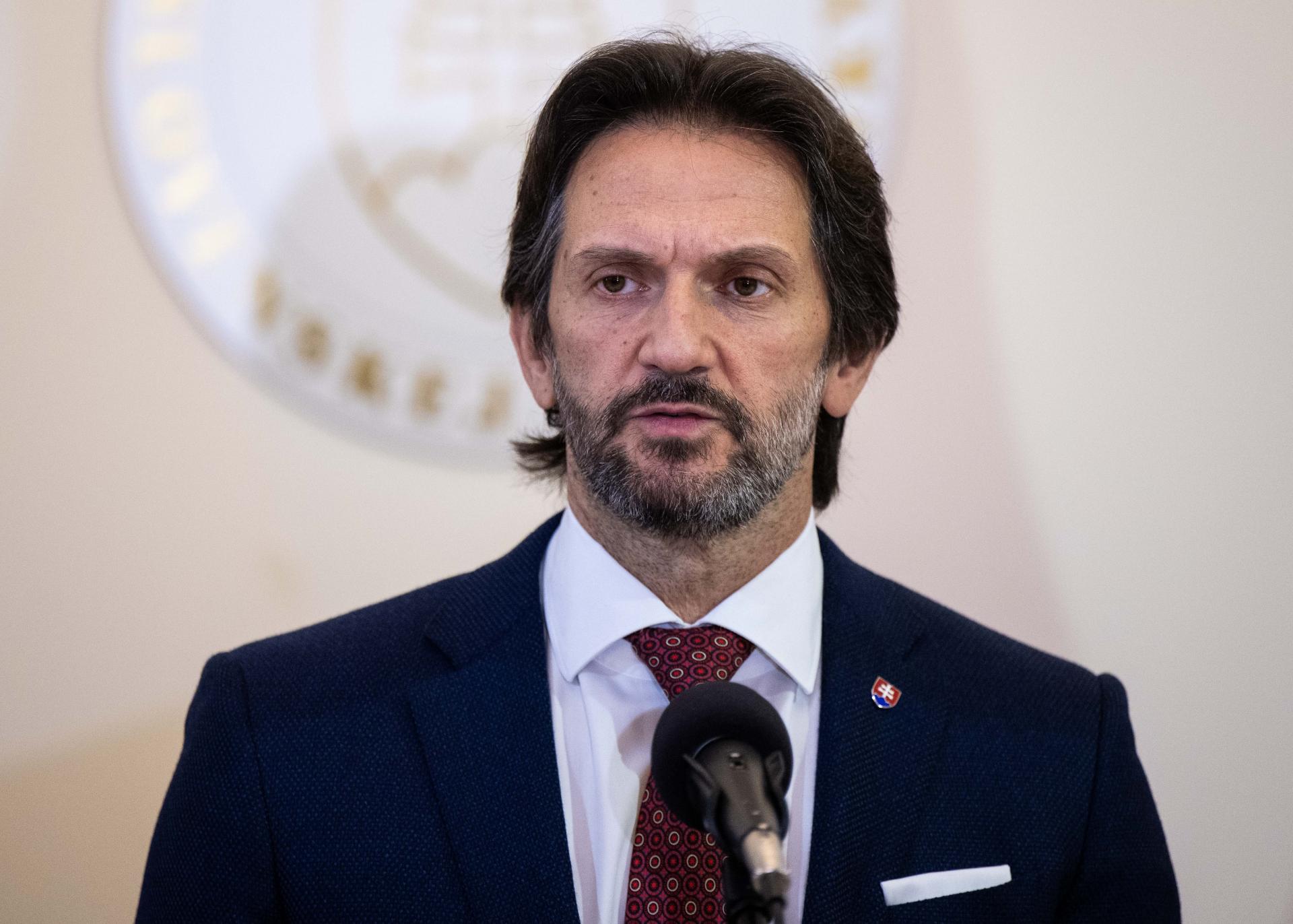 Ministri tvrdia, že na rokovanie o odvolávaní členov vlády musí byť priestor