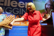 Novozvolená starostka Miami Eileen Higginsová z Demokratickej strany sa teší z výsledkov volieb. FOTO: TASR/AP