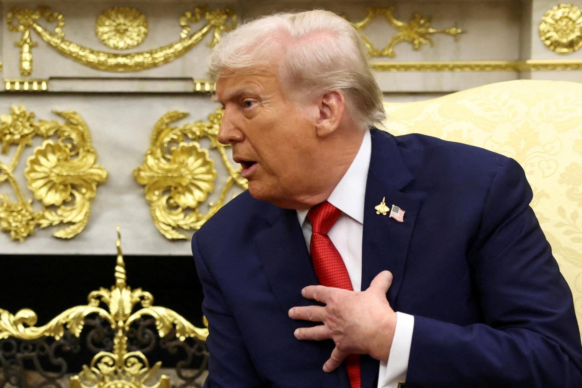 Trump tvrdí, že s európskymi lídrami diskutoval „tvrdými slovami“ o Ukrajine. Varoval pred plýtvaním času