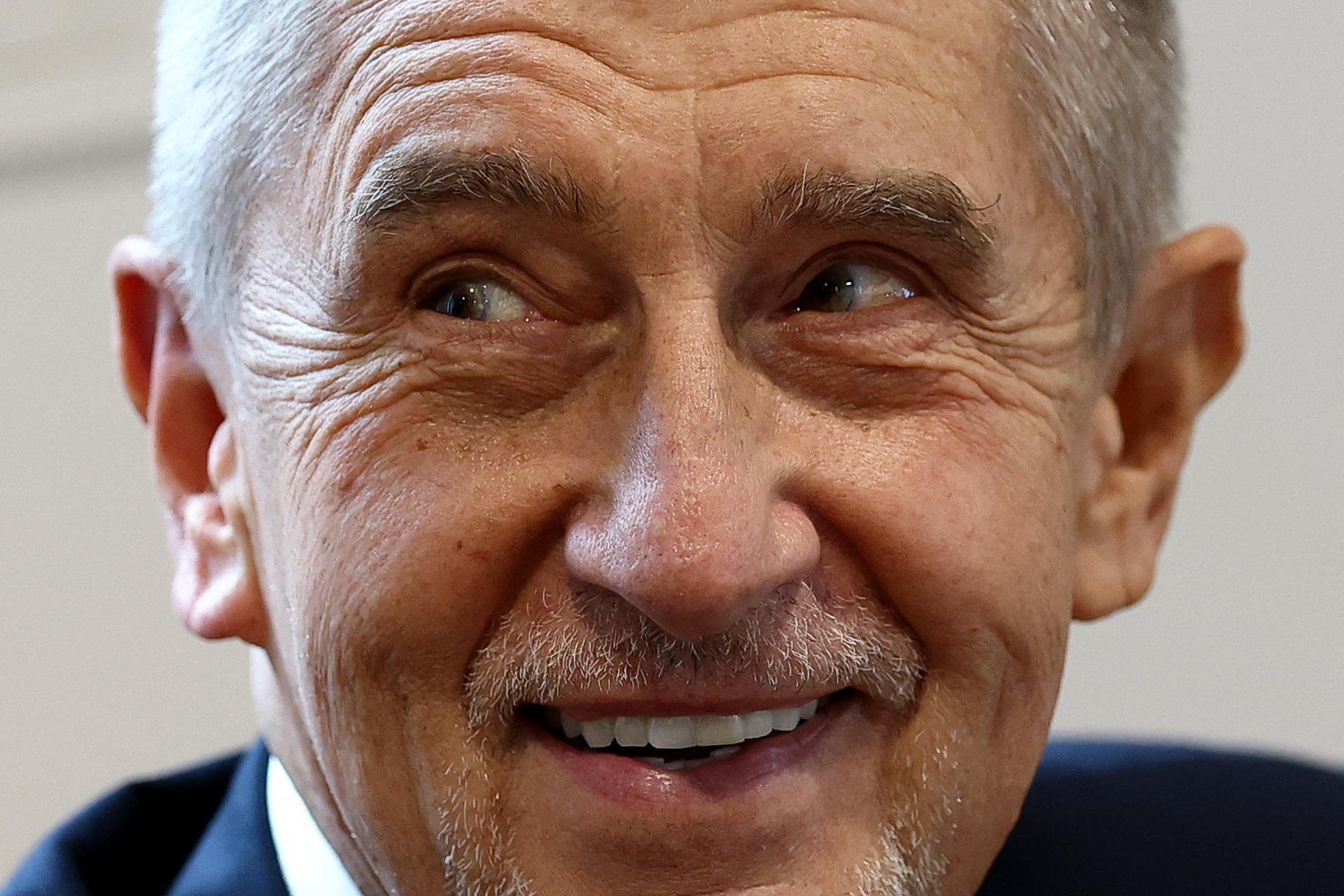 Pomoc Ukrajine musí mať jasný plán o tom, ako bude konečne mier, povedal Babiš v Bruseli