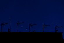 Na sn&iacute;mke konjunkcia Venu&scaron;e a Jupitera.