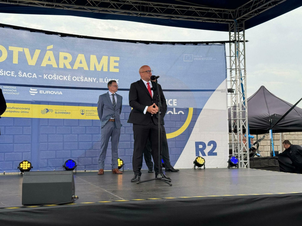 Na snímke minister dopravy Jozef Ráž pri otváraní obchvatu Košíc.

FOTO: MINISTERSTVO DOPRAVY