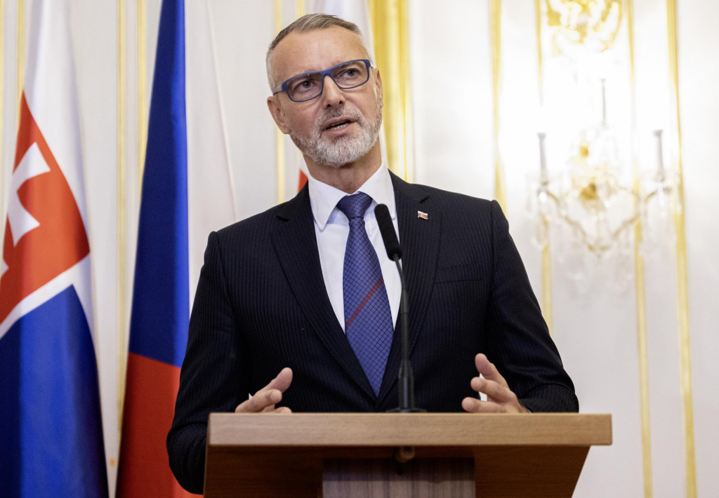 Na sn&iacute;mke predseda N&aacute;rodnej rady Richard Ra&scaron;i (Hlas-SD). FOTO: TASR/Martin Baumann