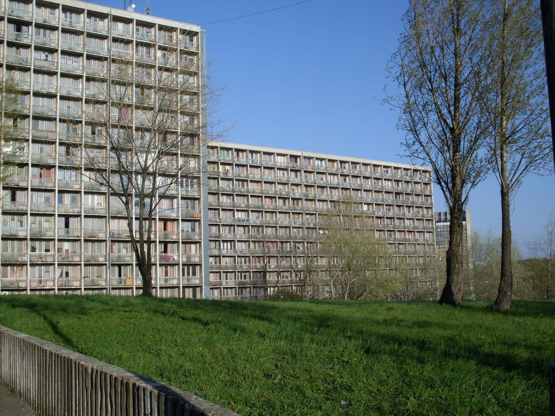 Zamestnanci Univerzity Komenského mali cez kamery špehovať študentky v chúlostivých momentoch