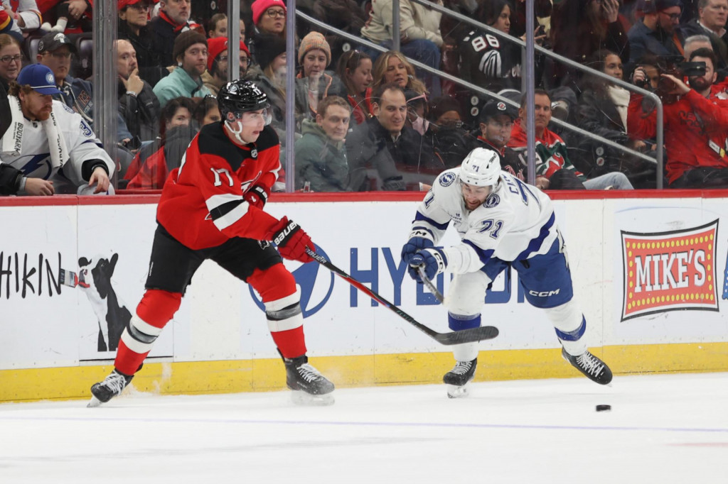 Slovenský hokejista Šimon Nemec (17) z New Jersey Devils. FOTO: TASR/AP