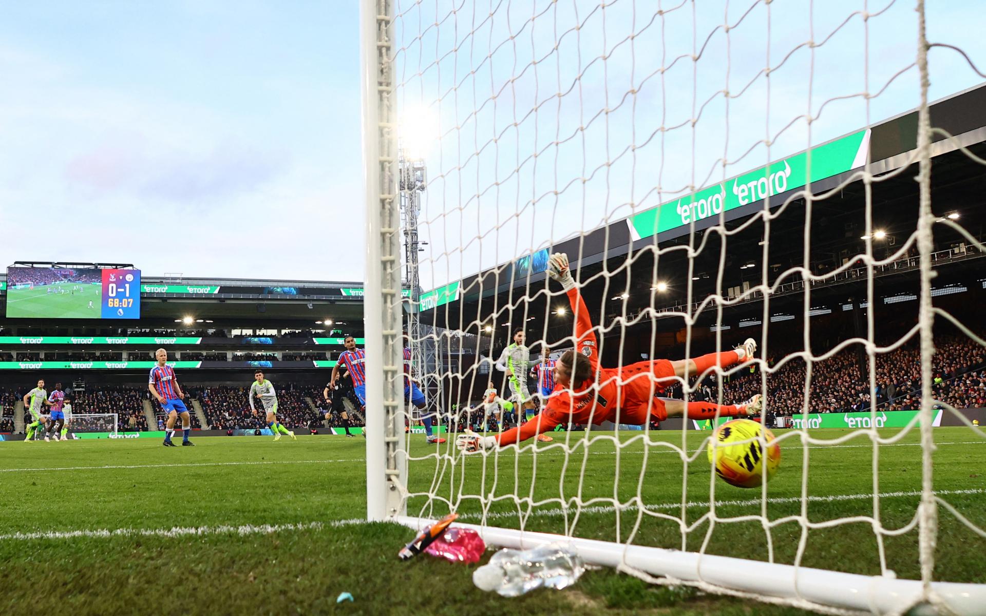 Premier League: Futbalisti Manchestru City zvíťazili na ihrisku Crystal Palace, v derby uspel Sunderland
