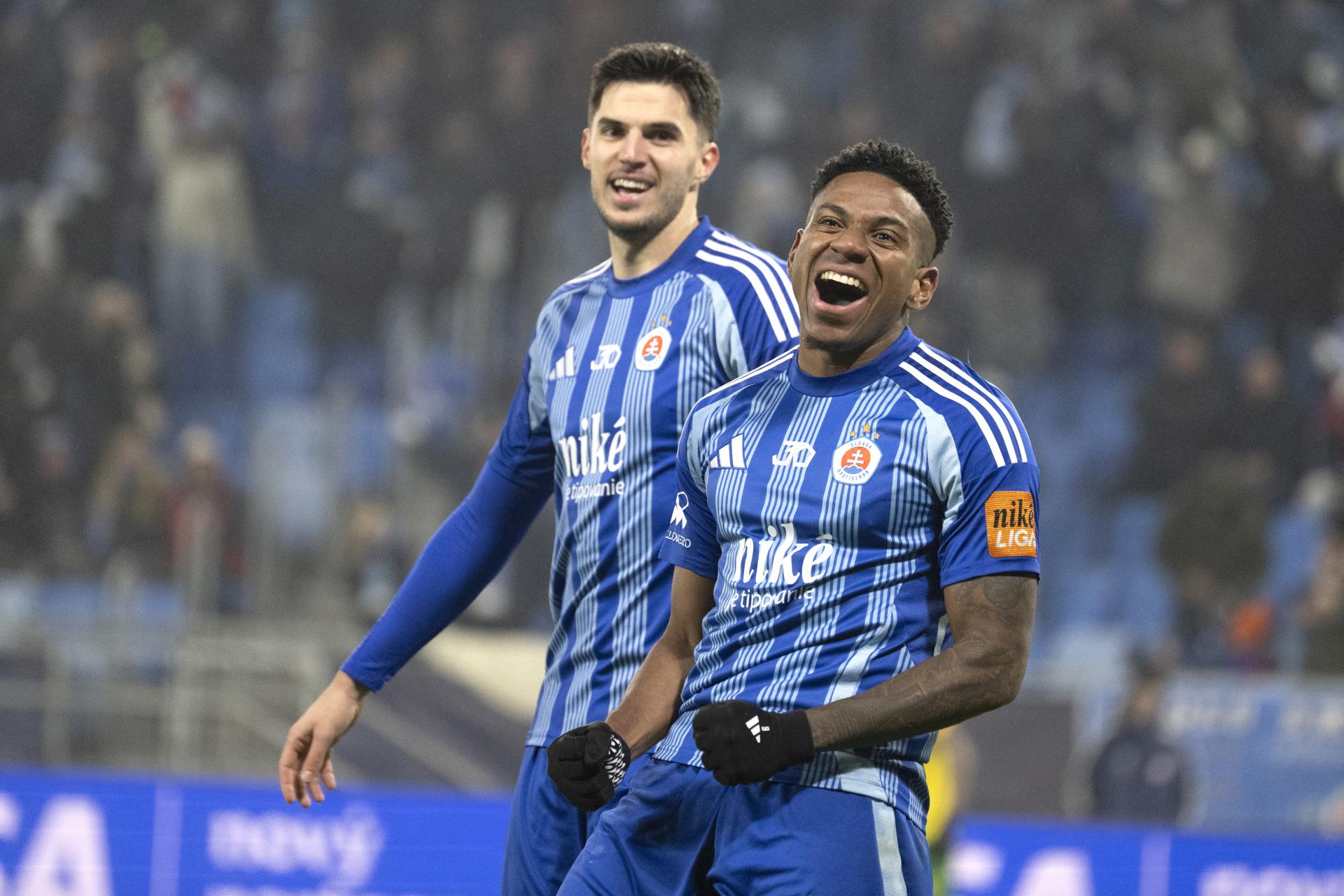 Niké liga: Futbalisti Slovana zdolali Žilinu, zimovať bude na čele tabuľky