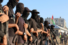 Podľa údajov hnutia Hamas si boje doteraz vyžiadali životy viac ako 71-tisíc Palestínčanov. FOTO: REUTERS