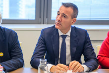 Na sn&iacute;mke minister &scaron;kolstva, vedy, v&yacute;skumu, v&yacute;voja a ml&aacute;deže Tom&aacute;&scaron; Drucker (Hlas-SD). FOTO: TASR/Jaroslav Nov&aacute;k