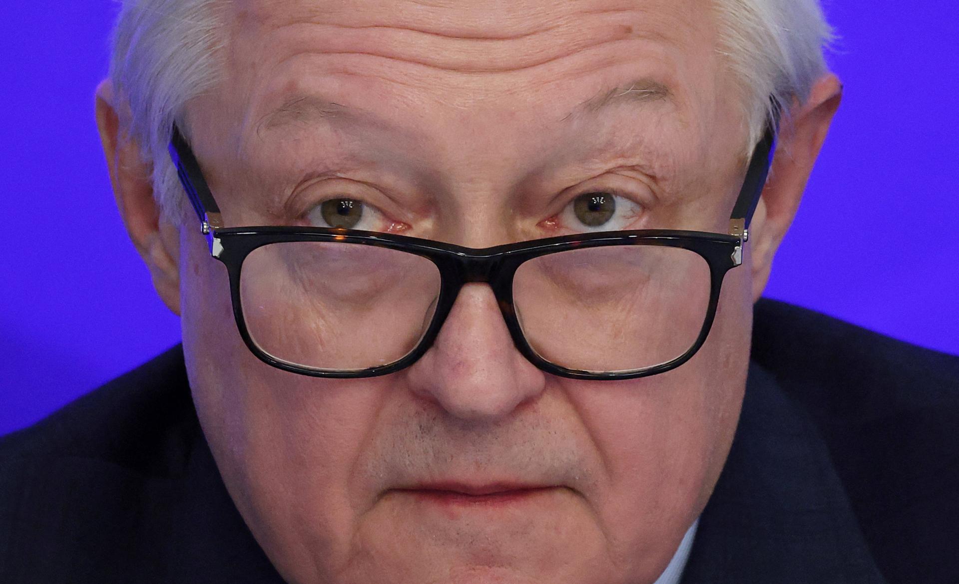 Moskva sa nevzdá anektovaných území ani nepristúpi na rozmiestnenie vojsk NATO, povedal ruský diplomat