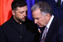 Ukrajinsk&yacute; prezident Volodymyr Zelenskij a osobitn&yacute; vyslanec USA Steve Witkoff. FOTO: Reuters