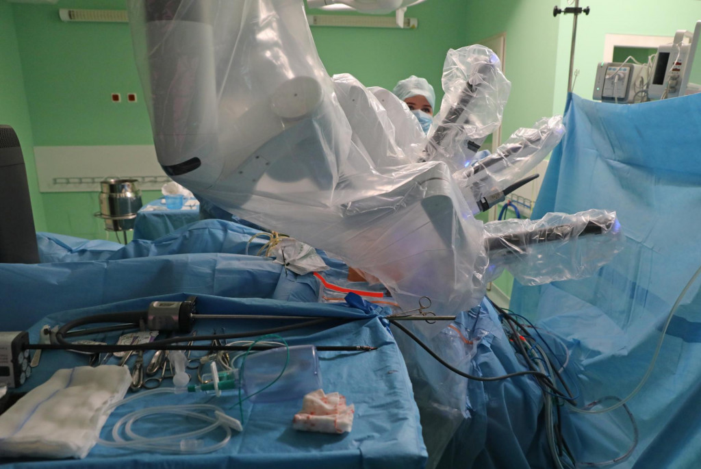 Centrum robotickej chirurgie v Nemocnici F. D. Roosevelta v Banskej Bystrici. Ilustračn&aacute; fotografia.