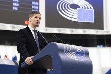 Paulius Saudargas presadzoval tento t&yacute;ždeň na p&ocirc;de Eur&oacute;pskeho parlamentu v &Scaron;trasburgu &uacute;pln&eacute; odstrihnutie sa od rusk&yacute;ch energi&iacute;. FOTO: Eur&oacute;psky parlament