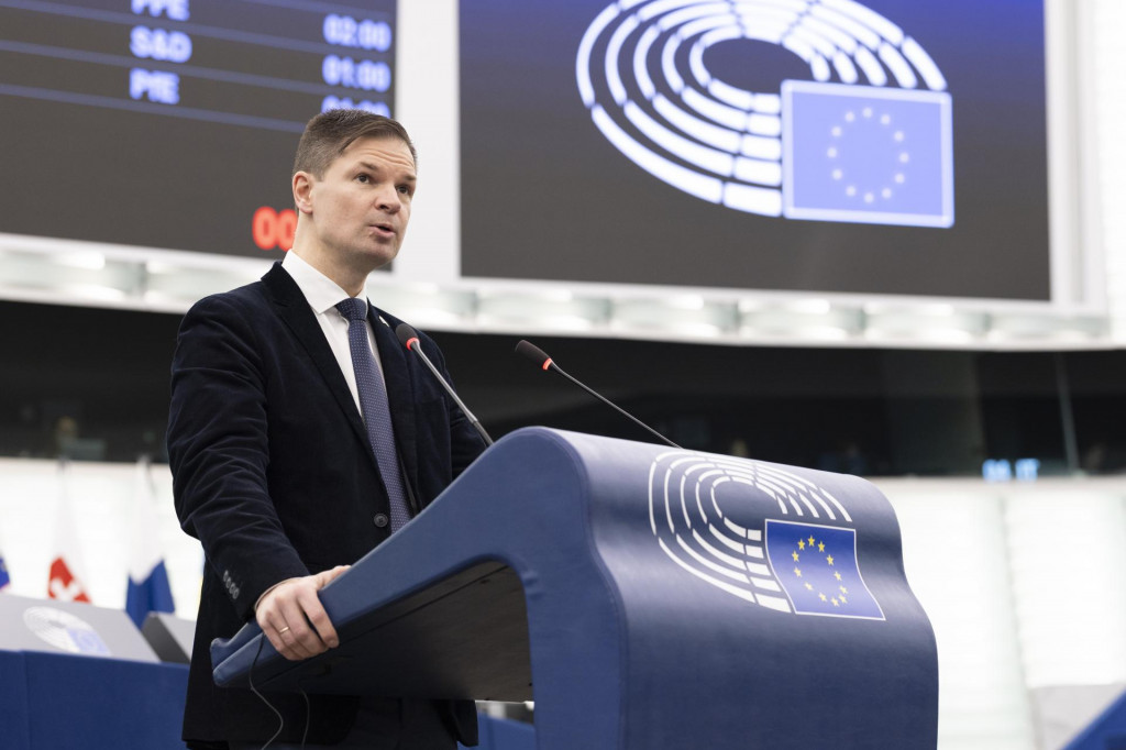 Paulius Saudargas presadzoval tento t&yacute;ždeň na p&ocirc;de Eur&oacute;pskeho parlamentu v &Scaron;trasburgu &uacute;pln&eacute; odstrihnutie sa od rusk&yacute;ch energi&iacute;. FOTO: Eur&oacute;psky parlament