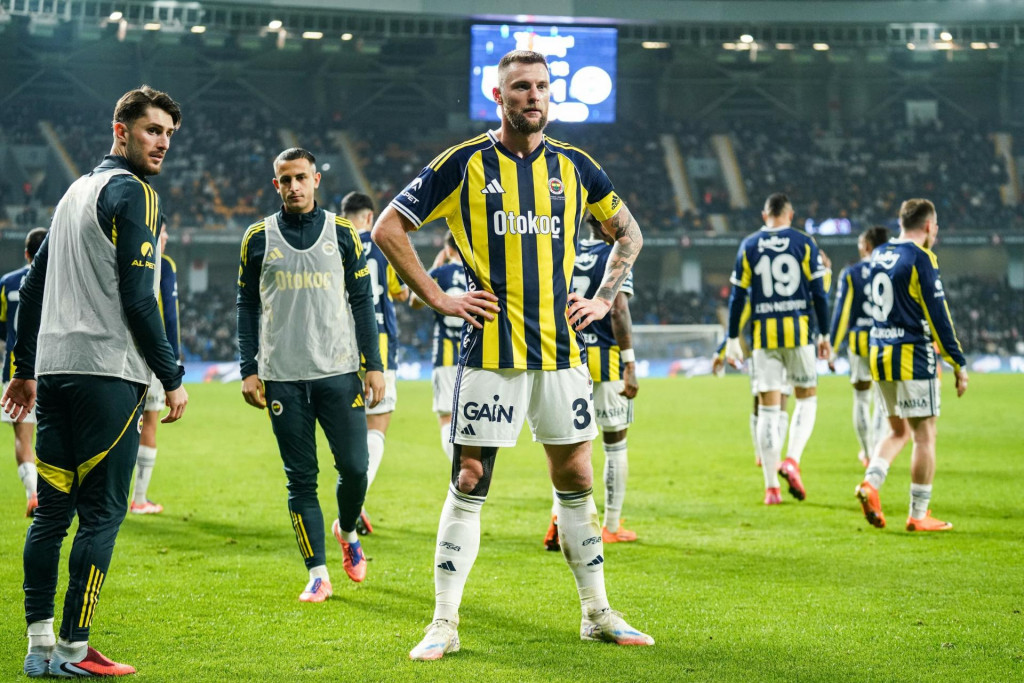 &Scaron;kriniar sa v drese istanbulsk&eacute;ho Fenerbahce okamžite zaradil medzi l&iacute;drov t&iacute;mu. FOTO: Profimedia.sk