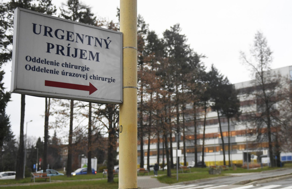 Sk&uacute;senosti nemocn&iacute;c naznačuj&uacute;, že pacientov bude počas sviatkov viac než v bežn&eacute; dni. FOTO: TASR/F. Iv&aacute;n