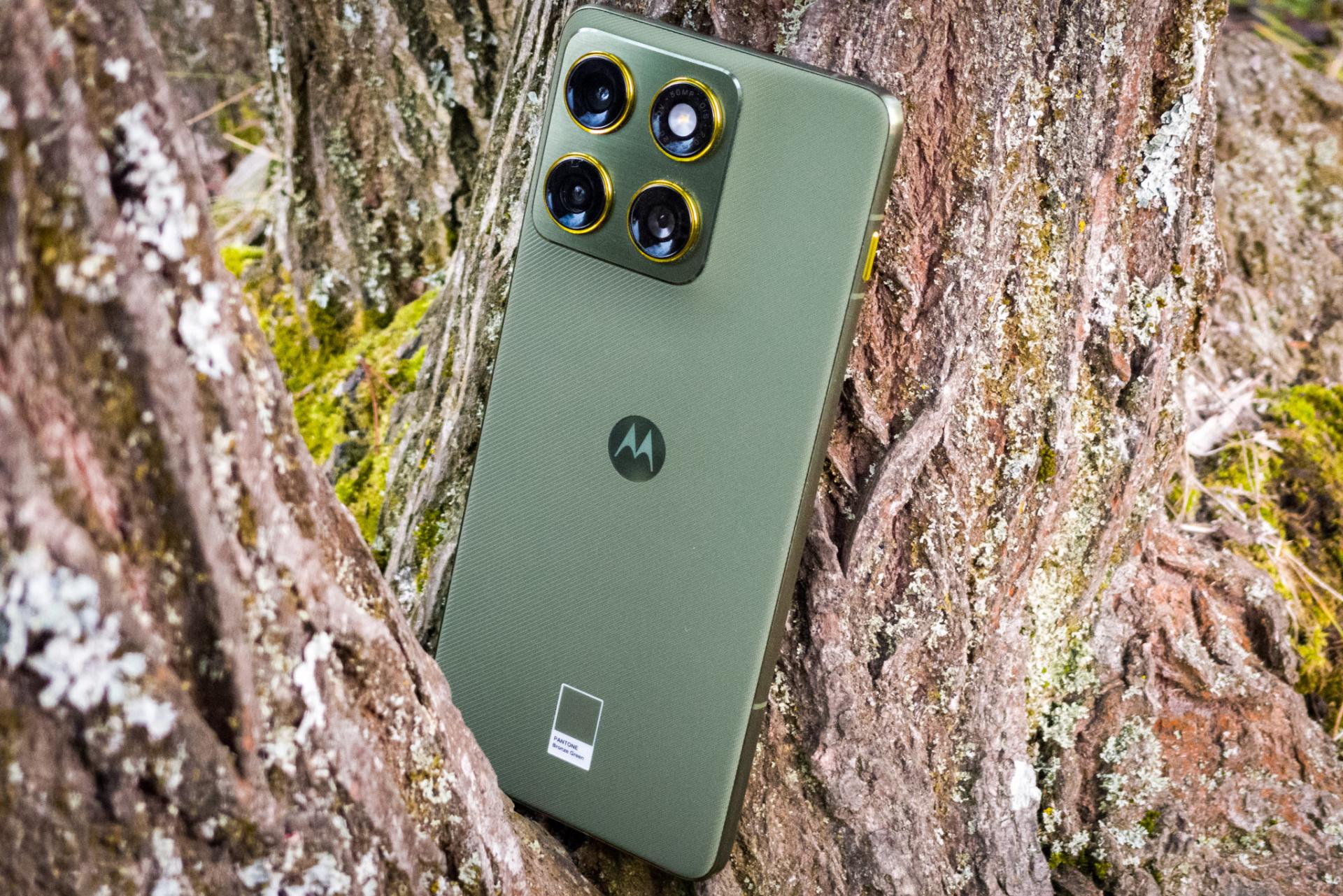 Tenký mobil, ktorý dáva zmysel? Motorola Edge 70 si nás získala nielen dizajnom