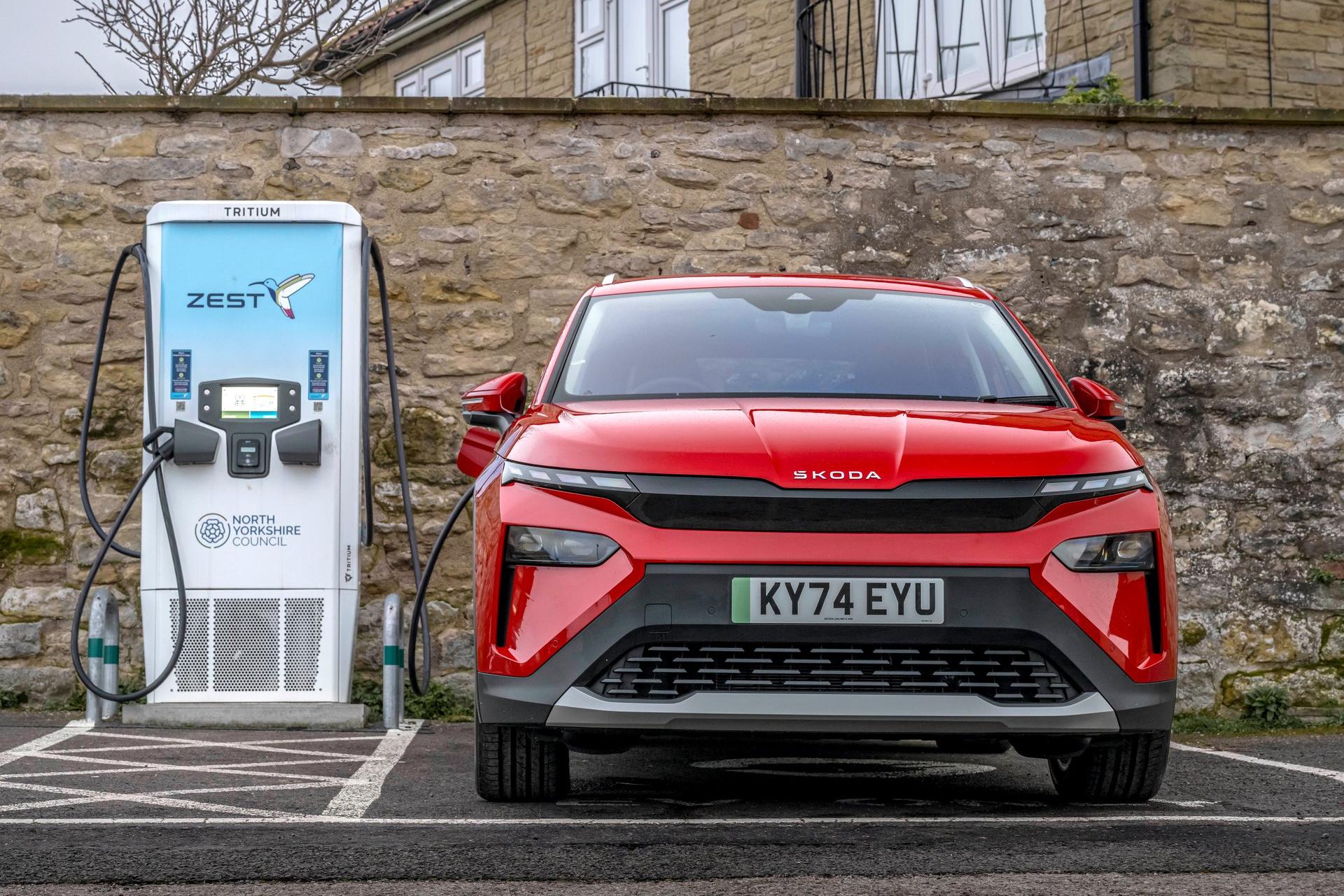 Nové zdanenie elektromobilov mení pravidlá. Majitelia majú platiť za najazdené kilometre