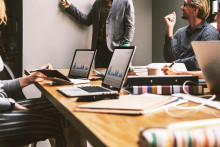 Vy&scaron;&scaron;iemu riziku čelia profesie ako žurnalistika, prekladateľstvo a z&aacute;kazn&iacute;cky servis. FOTO: Pixabay