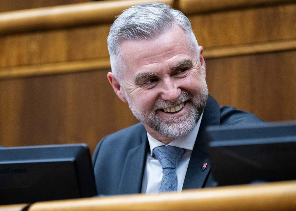 Podpredseda N&aacute;rodnej rady Tibor Ga&scaron;par. FOTO: TASR/Jakub Kotian
