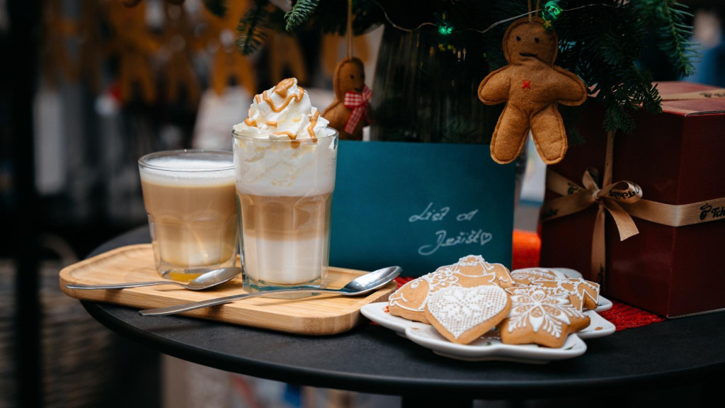 Vaječn&yacute; lik&eacute;r či voňav&yacute; Caf&eacute; pern&iacute;k okamžite navodia sviatočn&uacute; n&aacute;ladu.