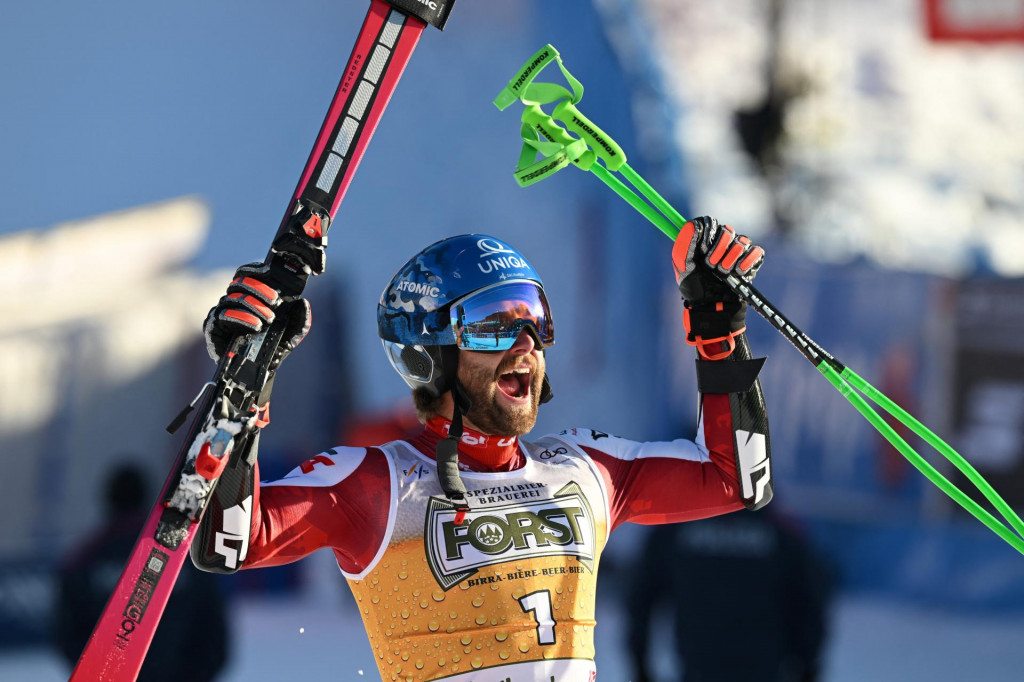 Rak&uacute;sky lyžiar Marco Schwar. FOTO: Reuters