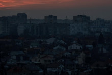 Rusk&yacute; prezident Vladimir Putin začiatkom decembra vyhl&aacute;sil, že Moskva pl&aacute;nuje roz&scaron;&iacute;riť &uacute;toky na ukrajinsk&eacute; pr&iacute;stavy a pohrozil, že Kyjevu &uacute;plne zablokuje pr&iacute;stup k moru, ak bude pokračovať v &uacute;tokoch na tankery prepravuj&uacute;ce rusk&uacute; ropu. FOTO: REUTERS