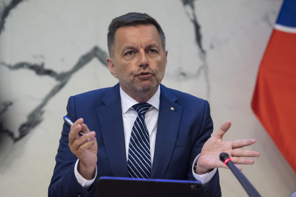 Guvern&eacute;r N&aacute;rodnej banky Slovenska Peter Kažim&iacute;r. FOTO: TASR/Pavel Neubauer