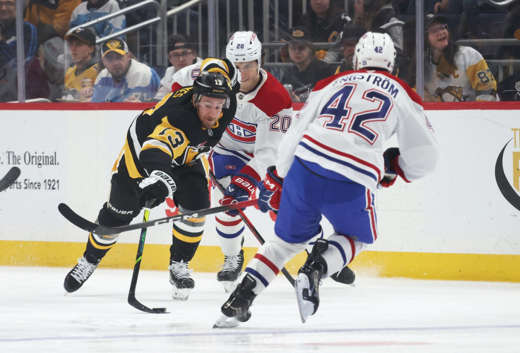 Slovensk&yacute; &uacute;točn&iacute;k v drese Canadiens Juraj Slafkovsk&yacute; zaznamenal dve asistencie. FOTO: Charles LeClaire