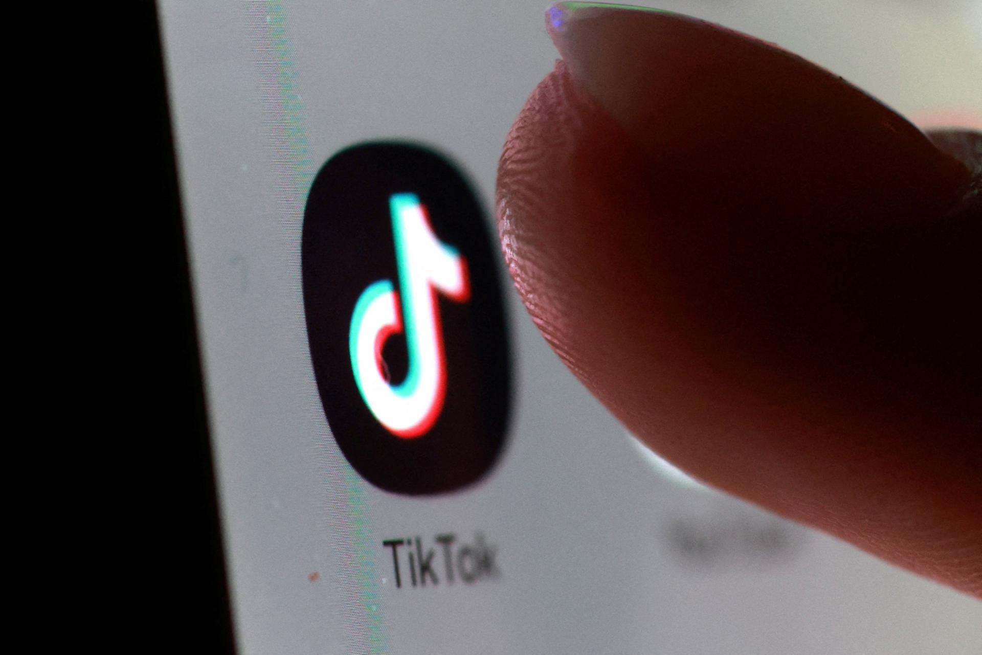 TikTok sa po samovraždách mladých v Poľsku bráni obvineniam z nebezpečného obsahu