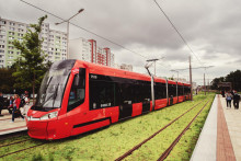 Električkov&aacute; trať v &uacute;seku Jungmannova - Jan&iacute;kov dvor v Petržalke bola spusten&aacute; do prev&aacute;dzky 27. j&uacute;la 2025. FOTO: HN/Spodniakov&aacute; MIroslava